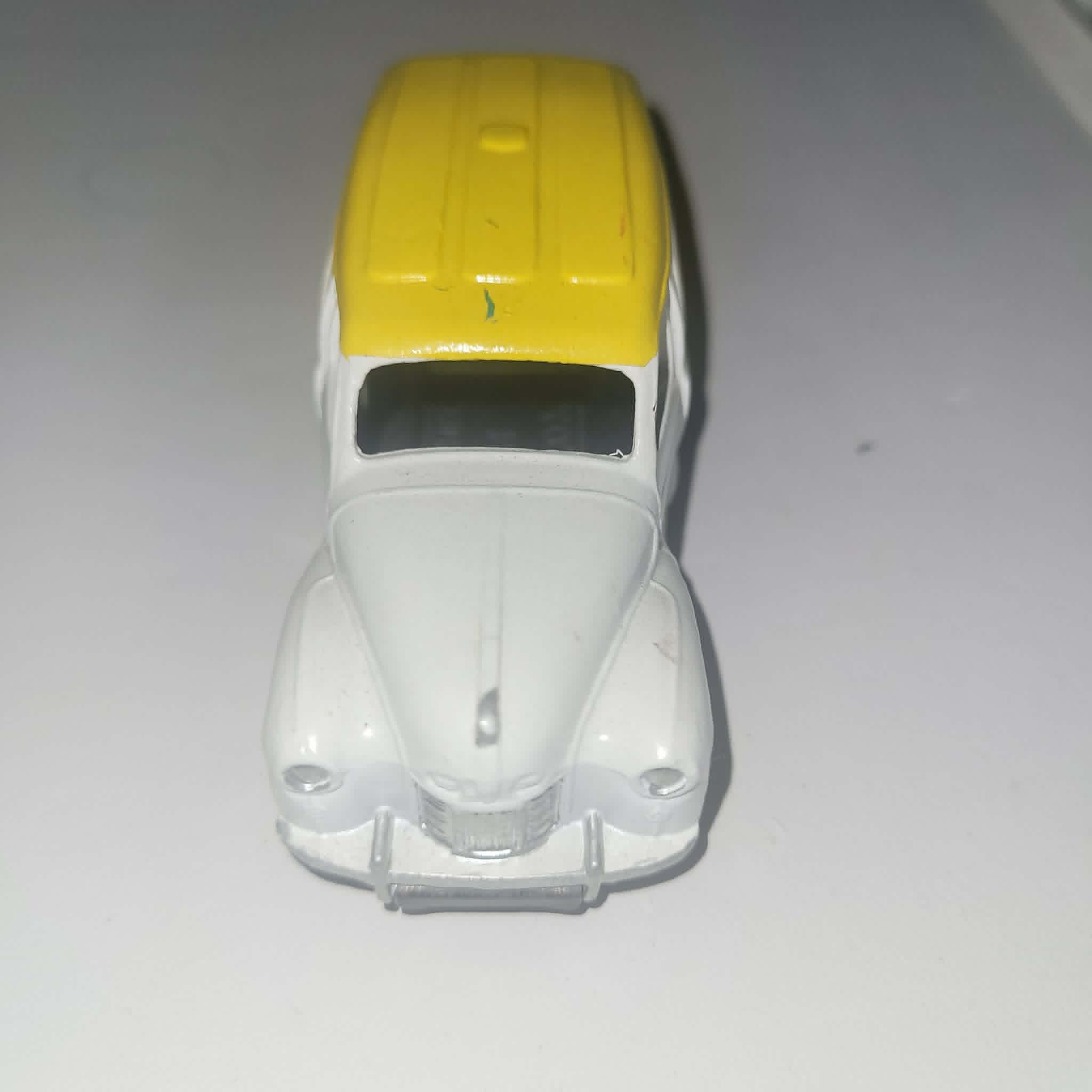 DINKY TOYS AUSTIN