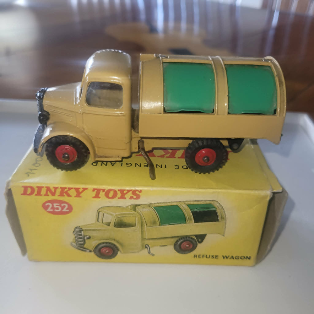 DINKY TOYS 252