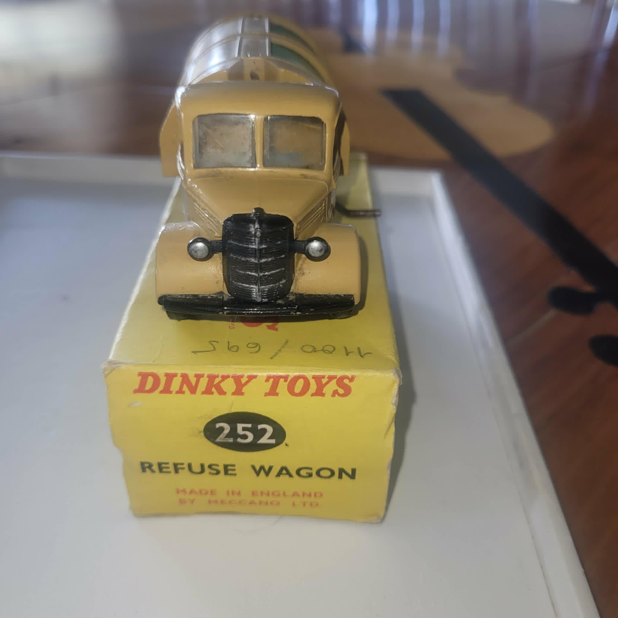 DINKY TOYS 252