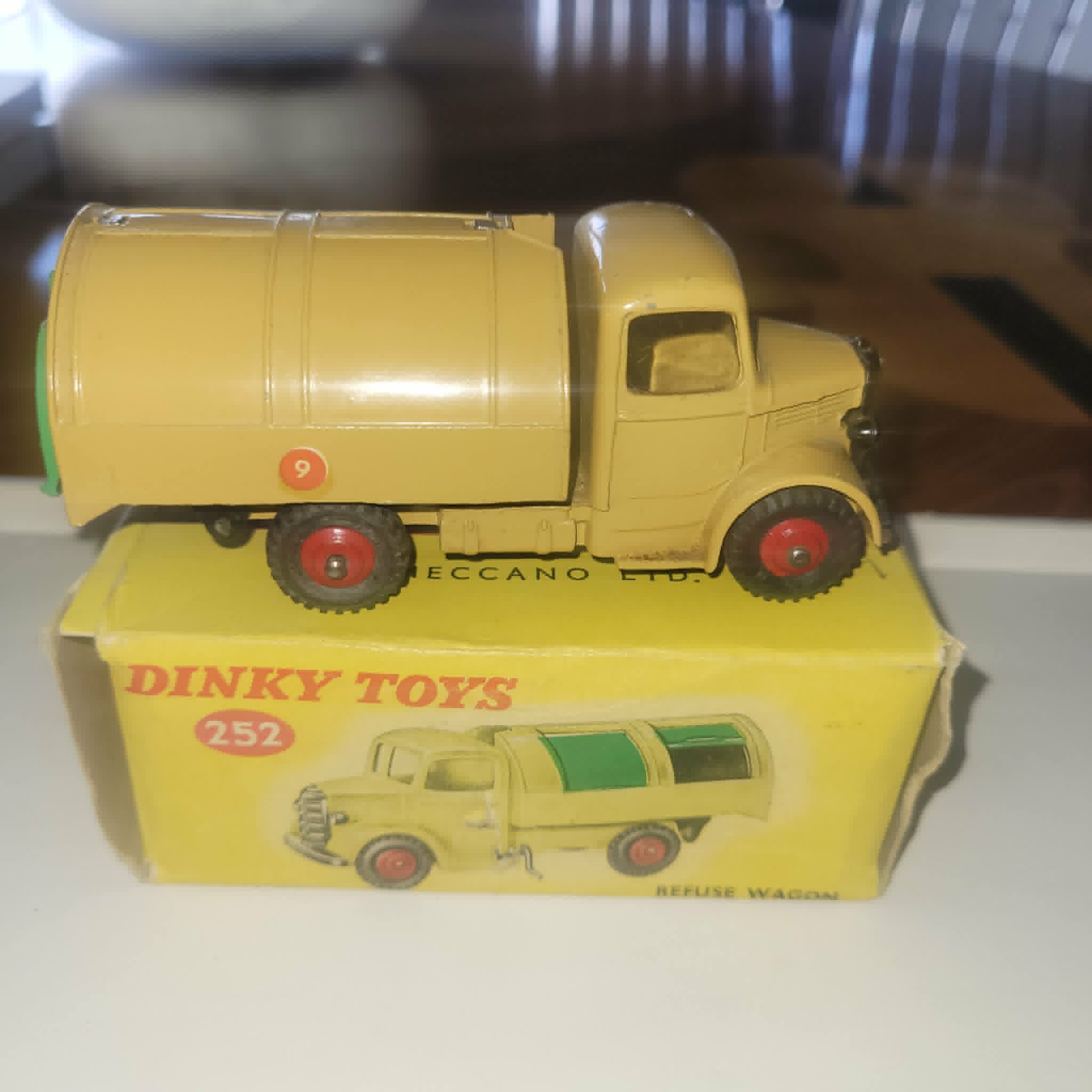 DINKY TOYS 252