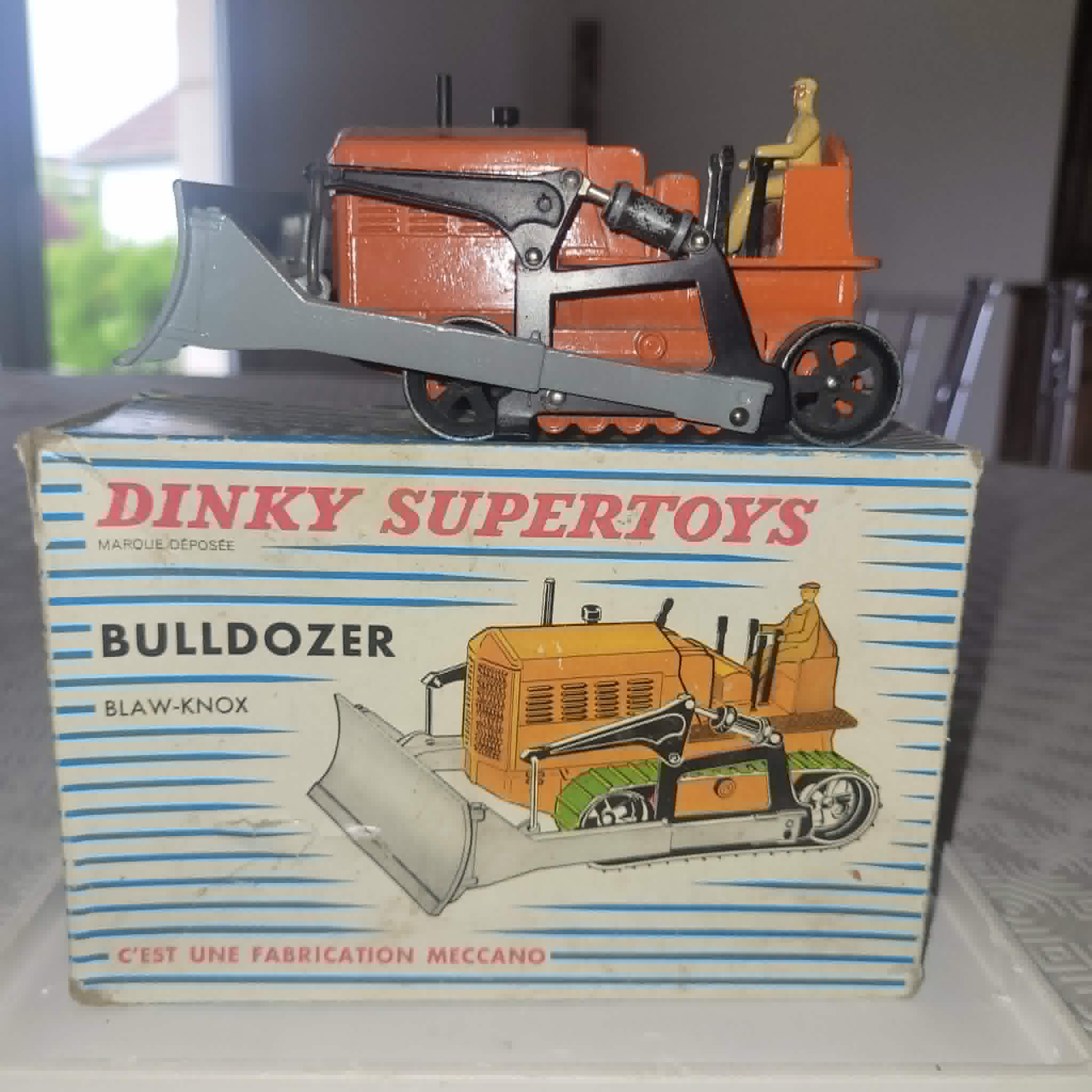 DINKY SUPERTOYS BULLDOZZER