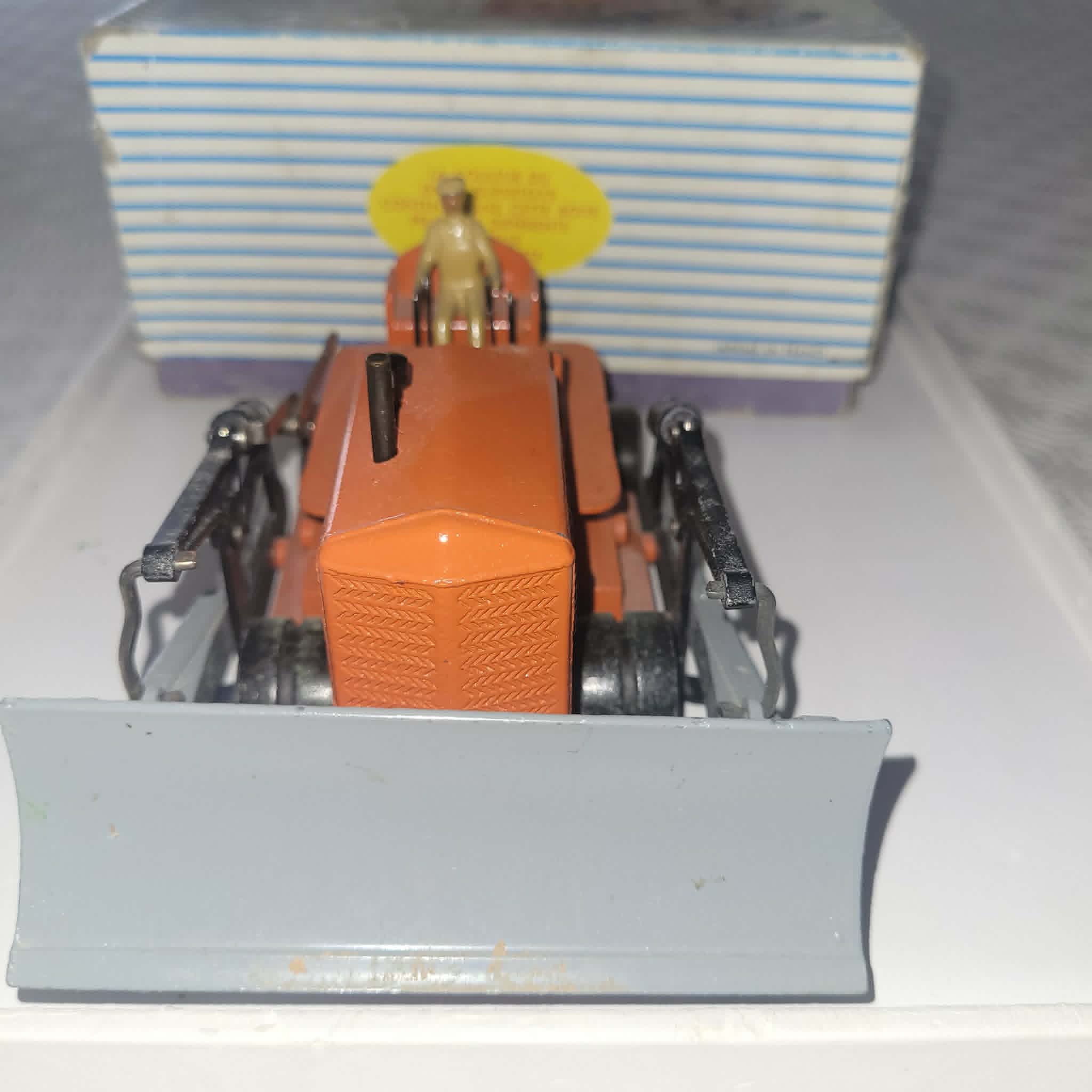 DINKY SUPERTOYS BULLDOZZER
