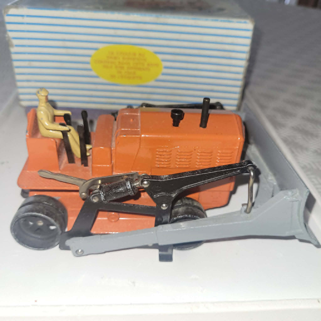 DINKY SUPERTOYS BULLDOZZER