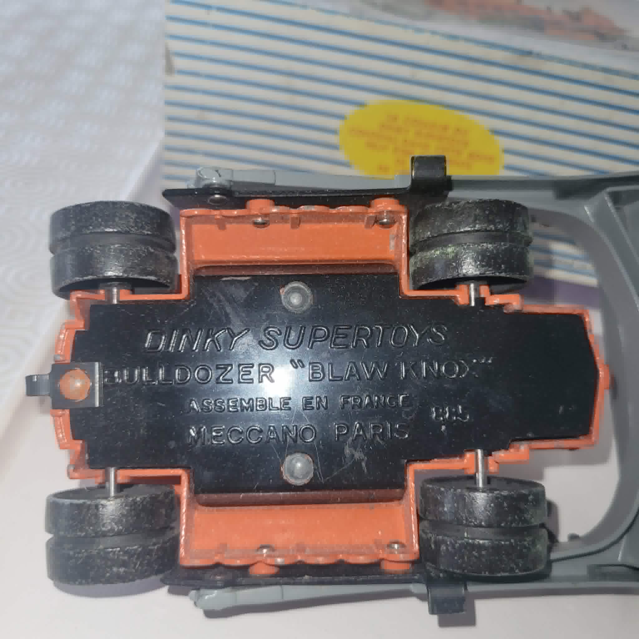 DINKY SUPERTOYS BULLDOZZER