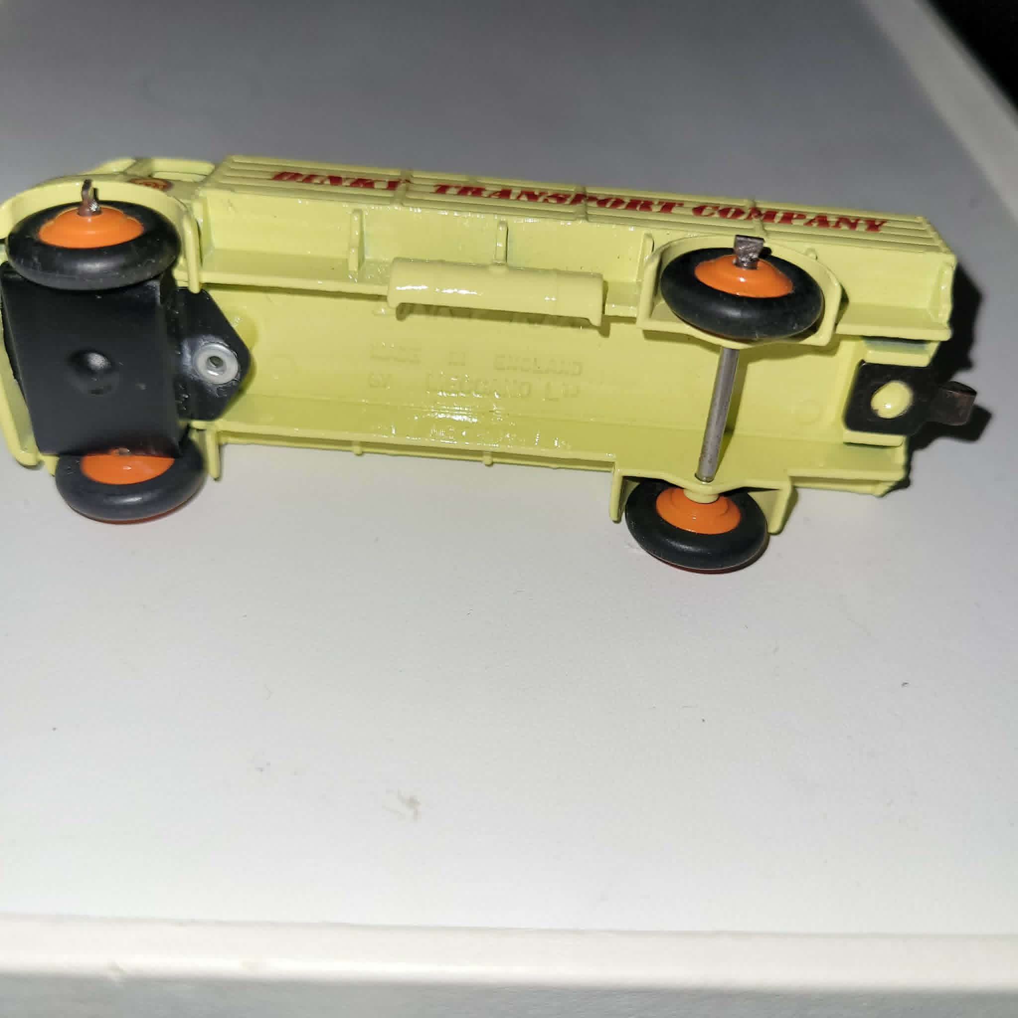DINKY TOYS CAMION