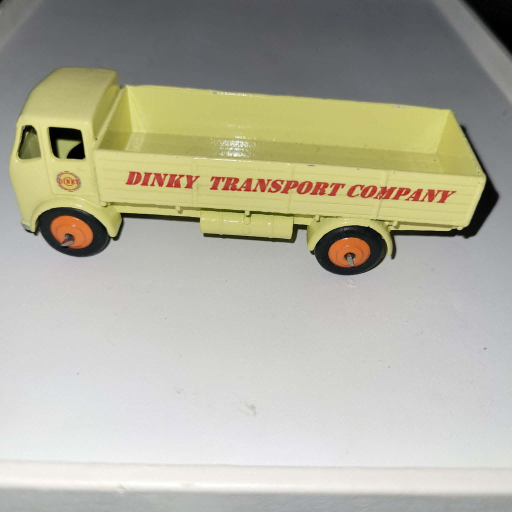 DINKY TOYS CAMION