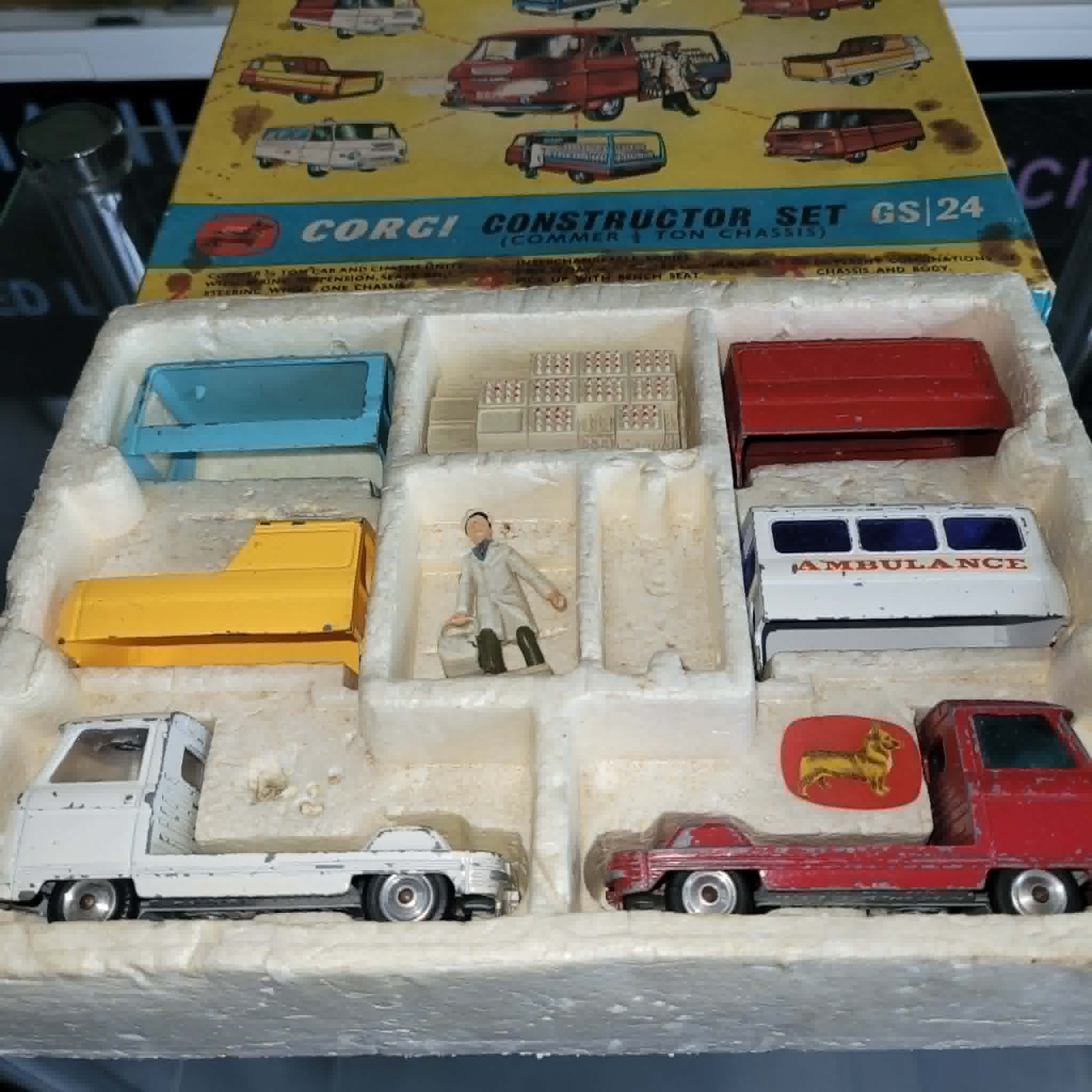 COFFRET CORGI TOYS