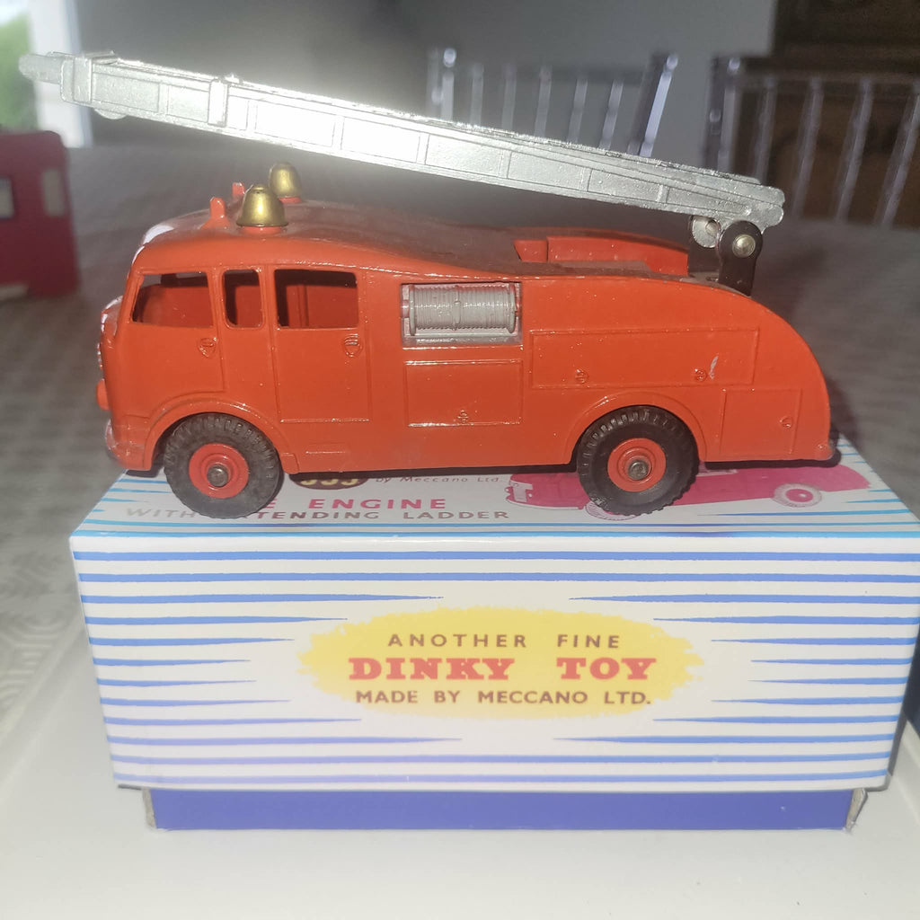 DINKY TOYS COMMER