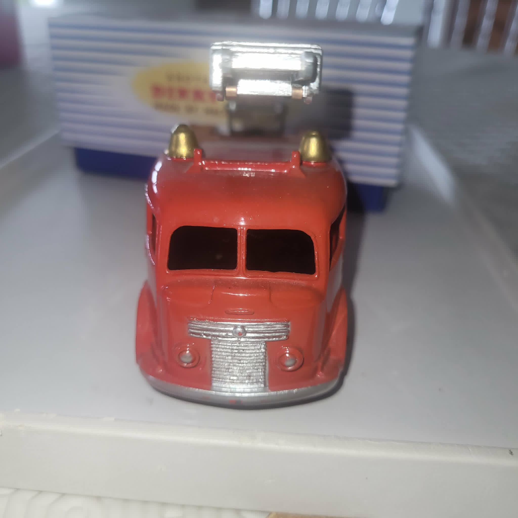 DINKY TOYS COMMER