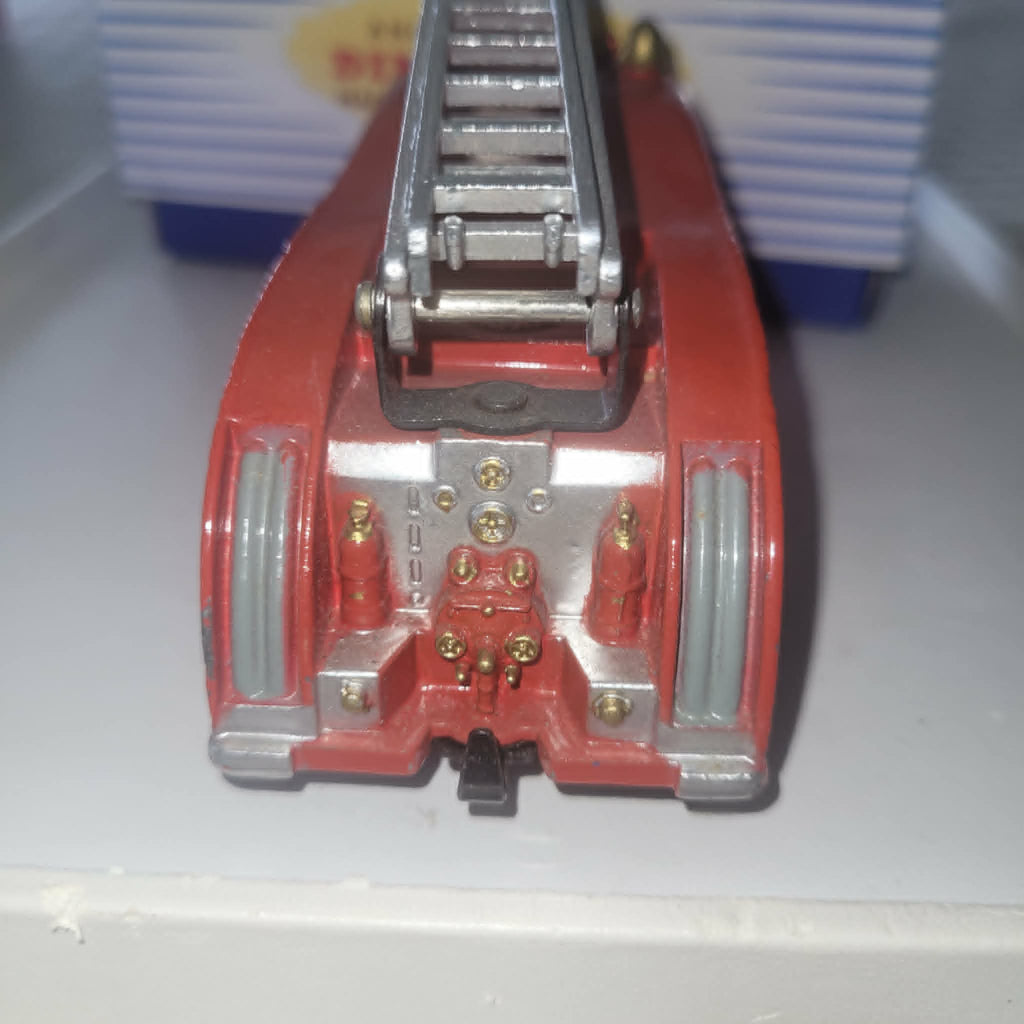 DINKY TOYS COMMER
