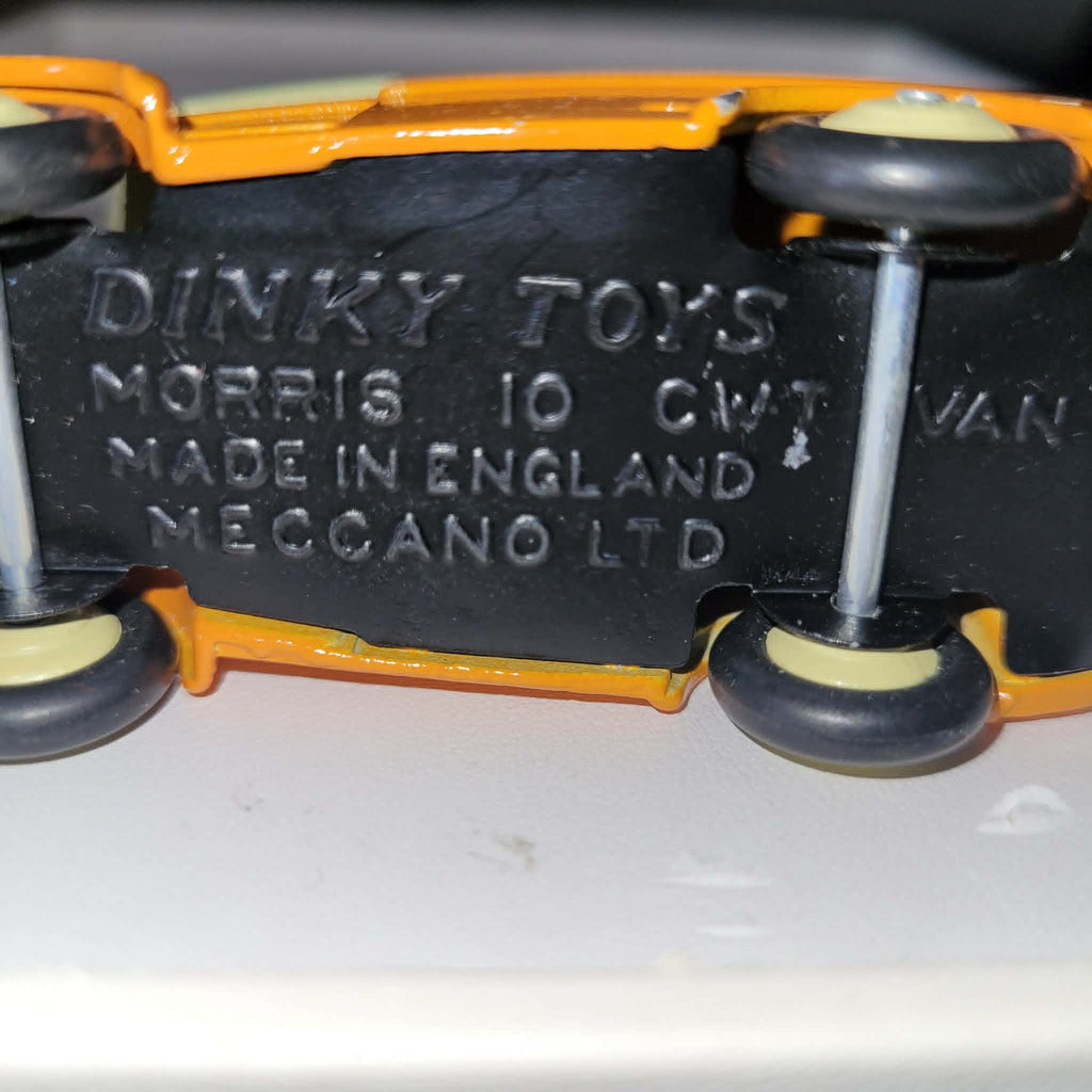 DINKY TOYS MORRIS