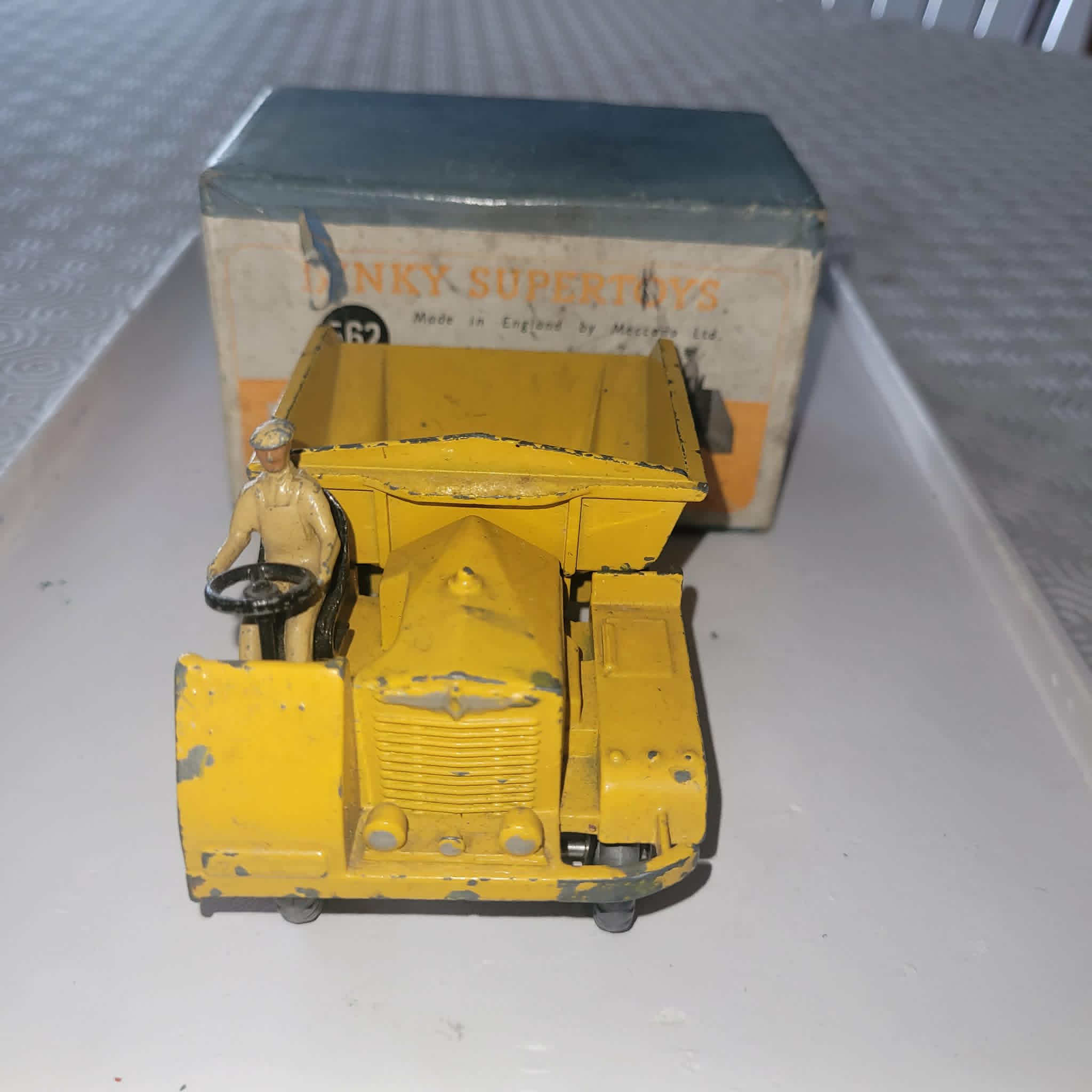 DINKY SUPERTOYS DUMPER TRUCK