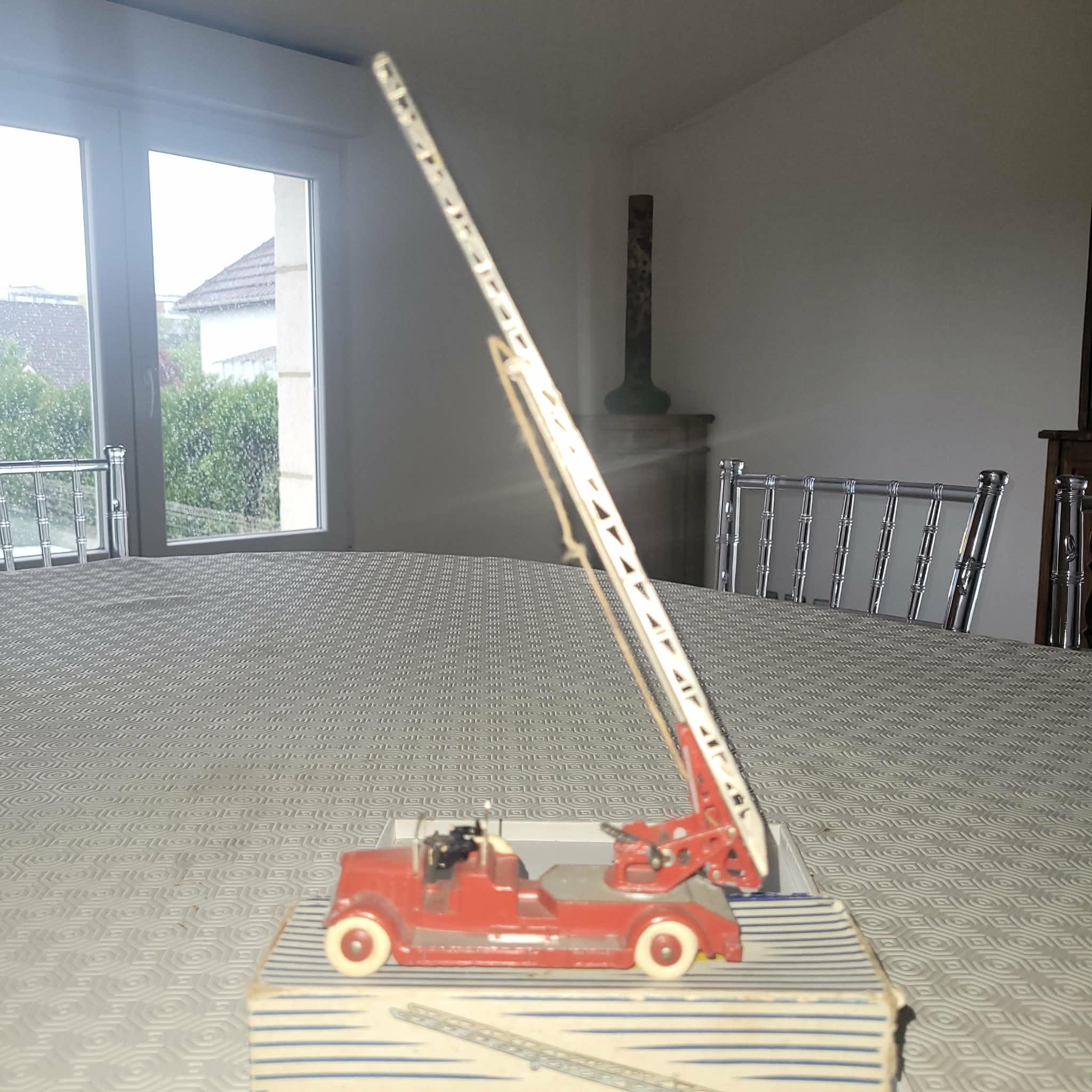 DINKY TOY POMPIER