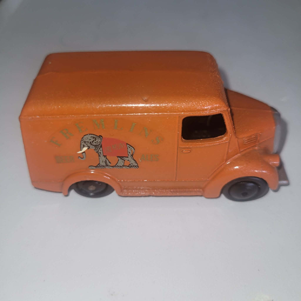 DINKY TOYS TROJAN