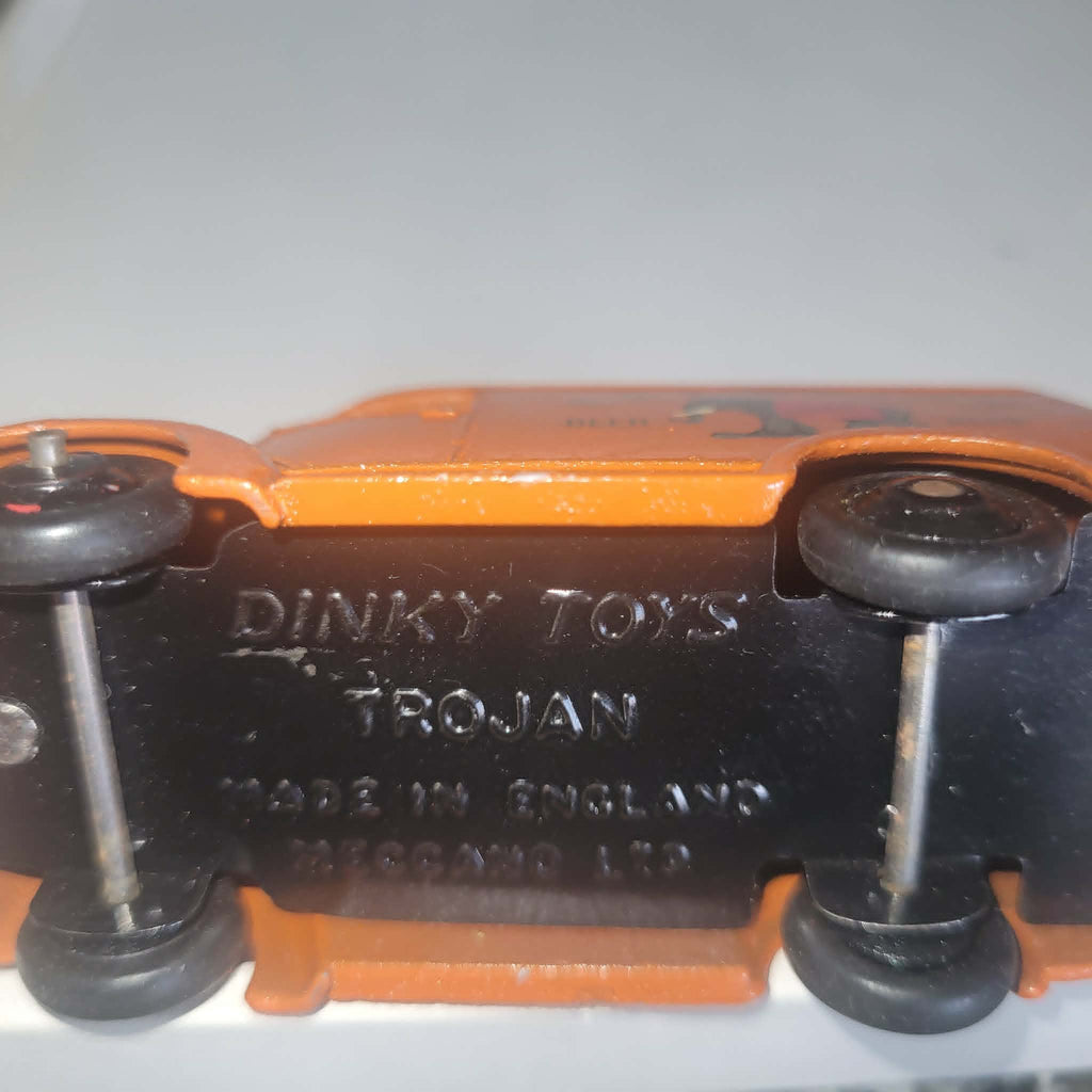 DINKY TOYS TROJAN