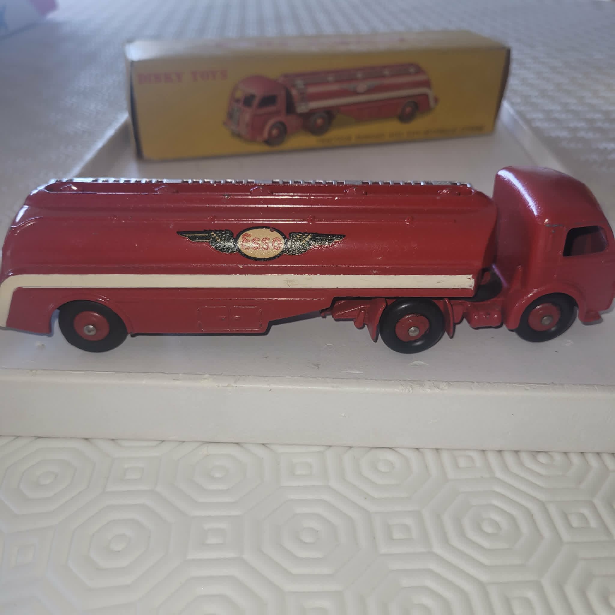 DINKY TOYS ESSO