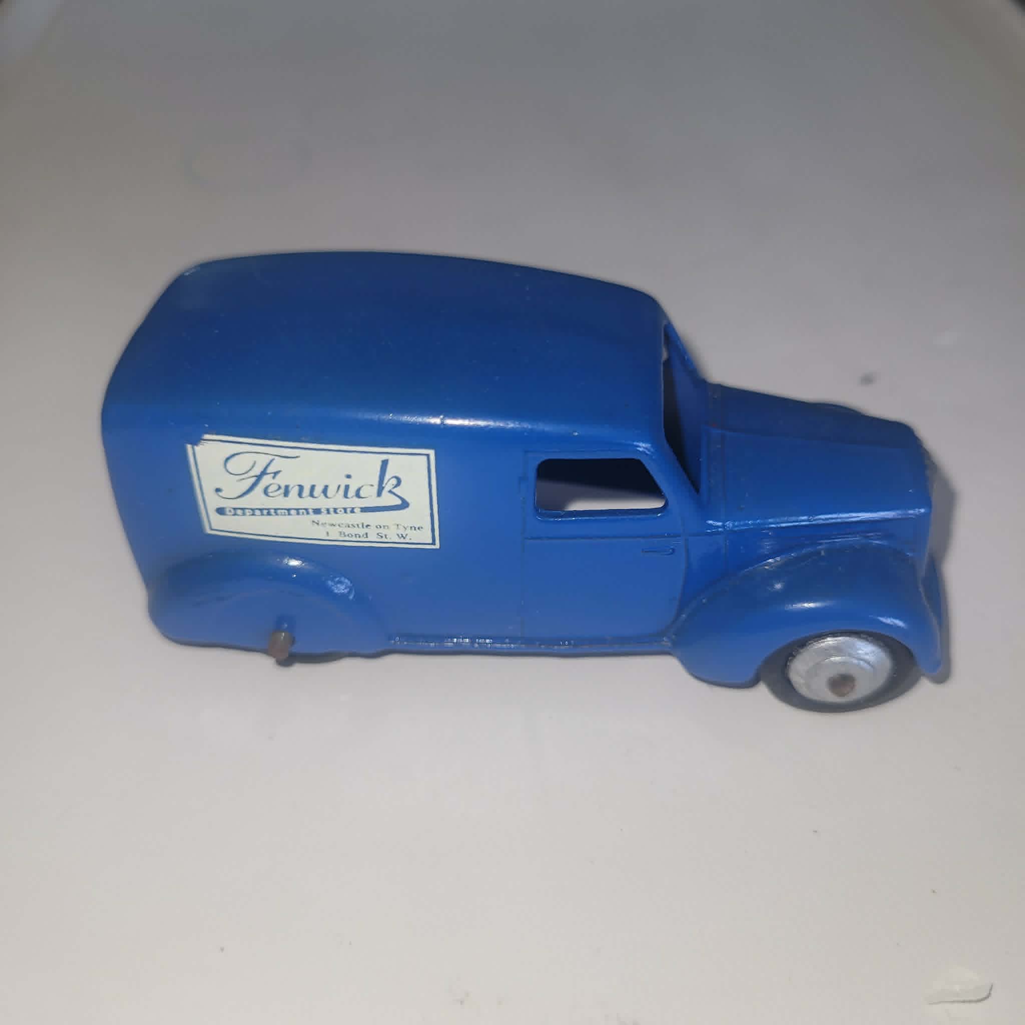 DINKY TOYS TROJAN
