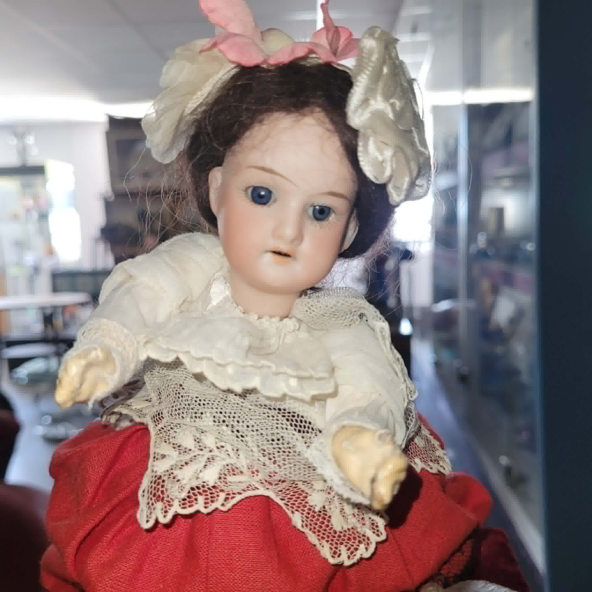 AUTOMATE PETITE FILLE AU COFFRE