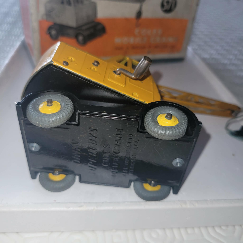 DINKY SUPERTOYS GRUE