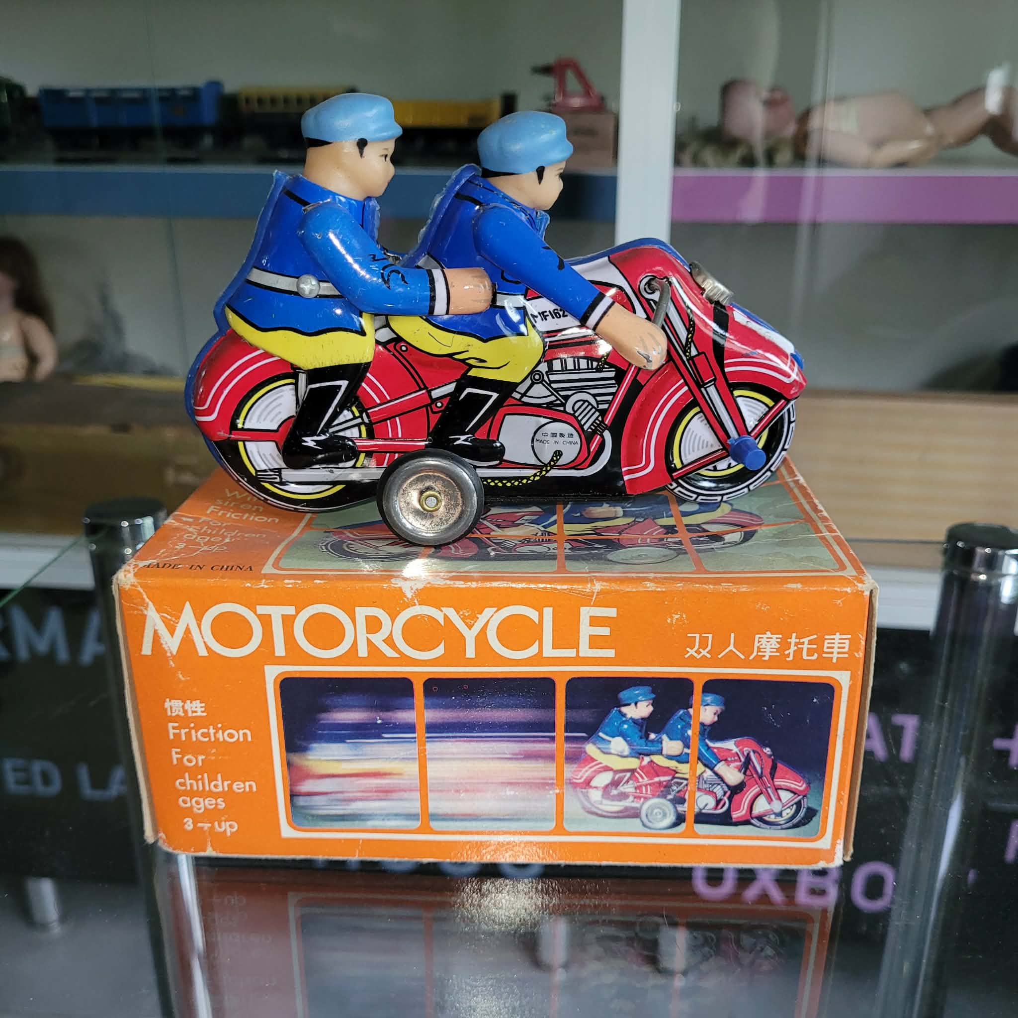 MOTORCYCLE A FRICTION