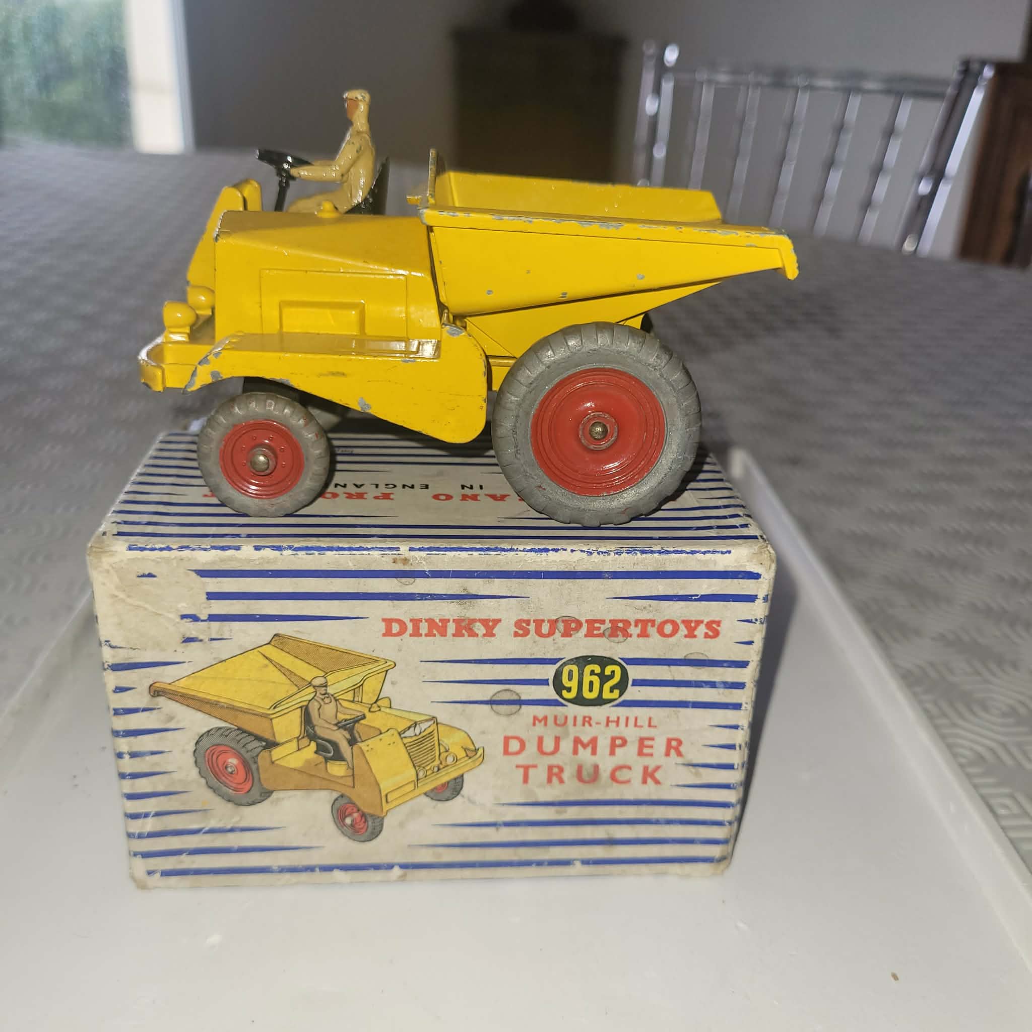 DINKY SUPERTOYS
