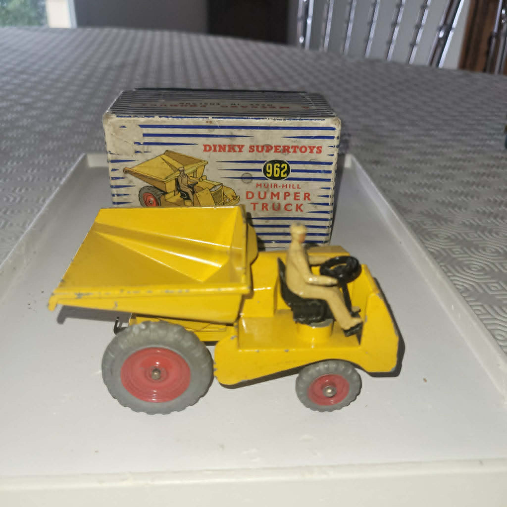DINKY SUPERTOYS