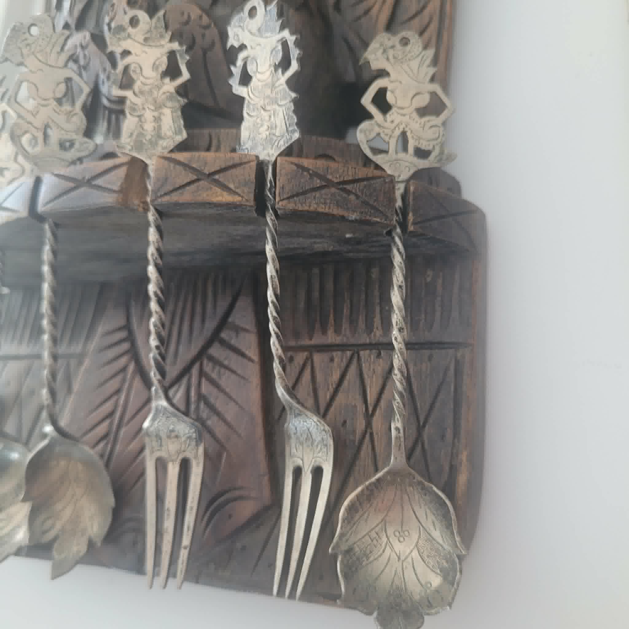 PORTE COUVERTS EN ARGENT