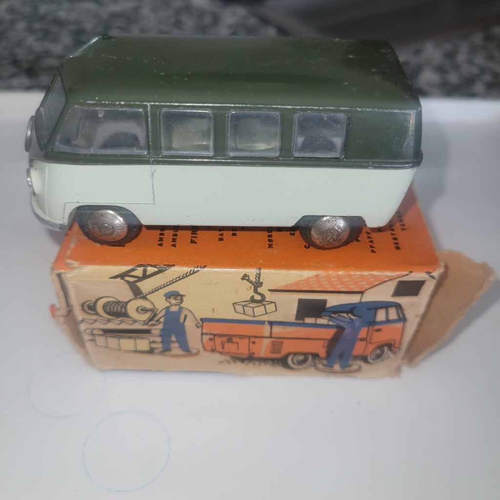 VOLKSWAGEN COMBI