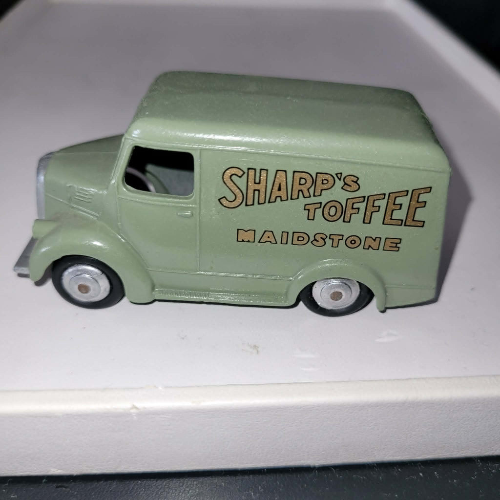 DINKY TOYS TROJAN