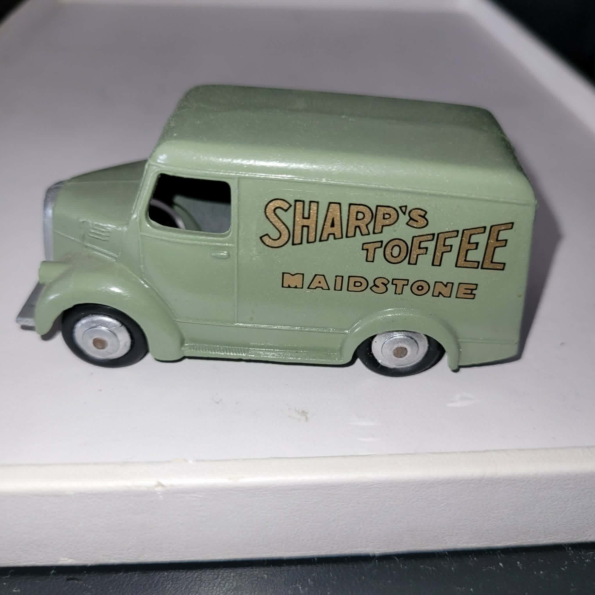 DINKY TOYS TROJAN