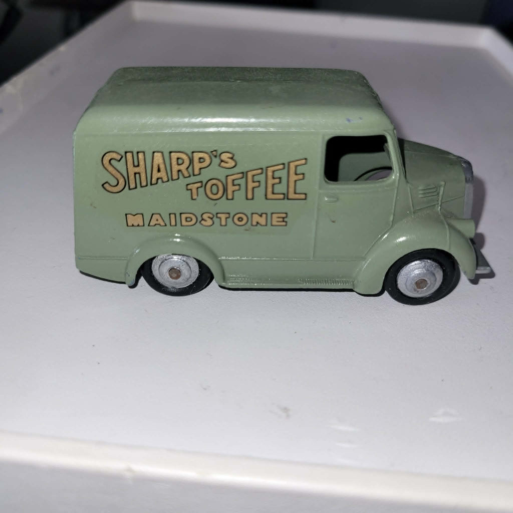 DINKY TOYS TROJAN