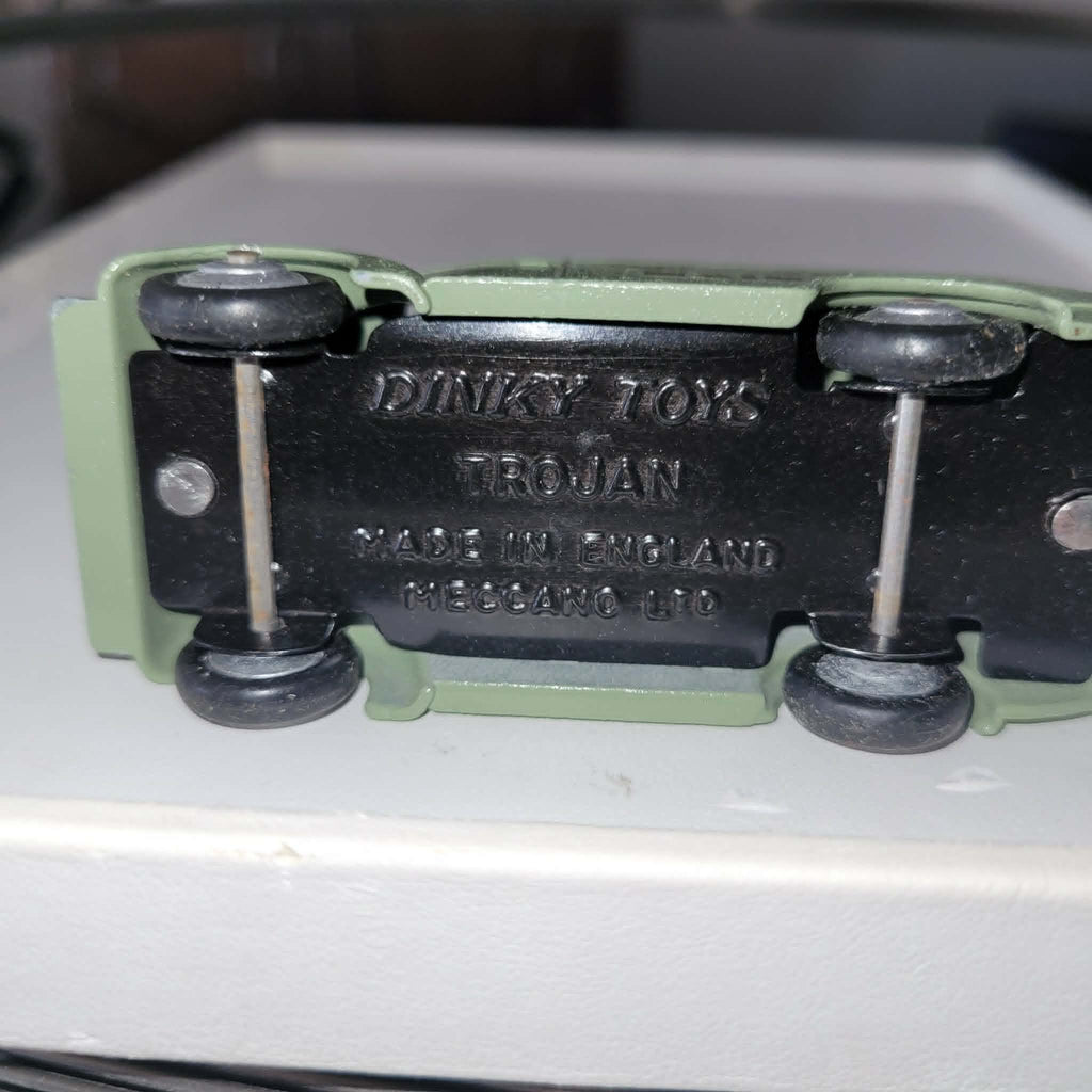DINKY TOYS TROJAN