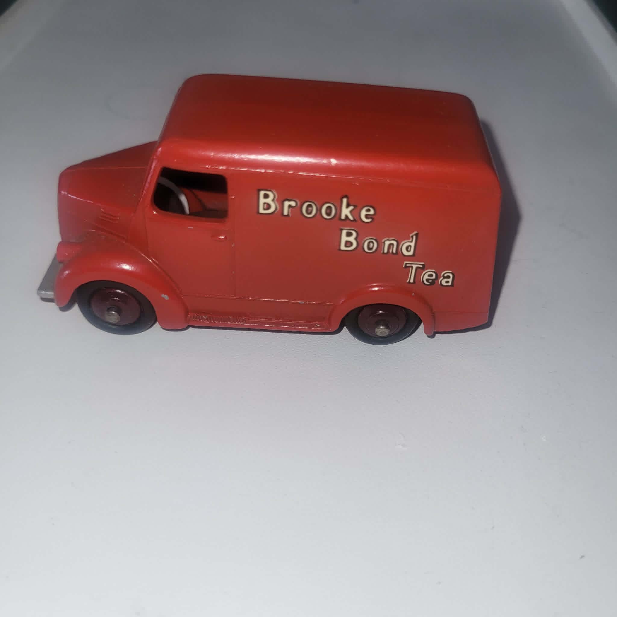 DINKY TOYS TROJAN