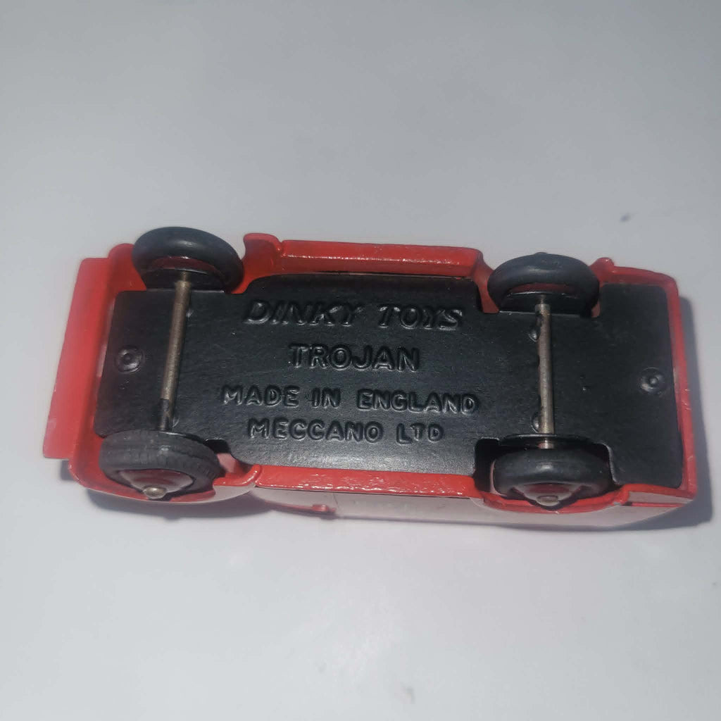 DINKY TOYS TROJAN