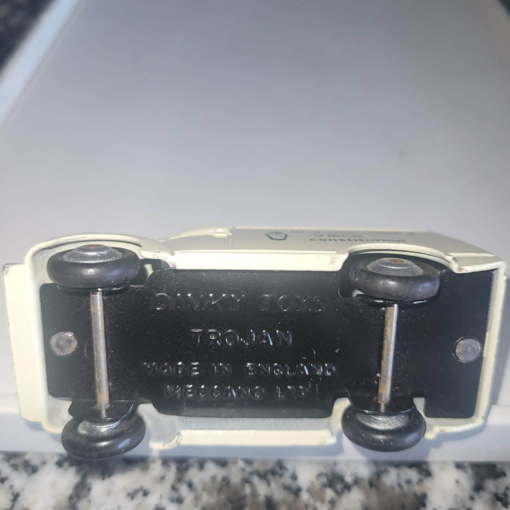 DINKY TOYS TROJAN
