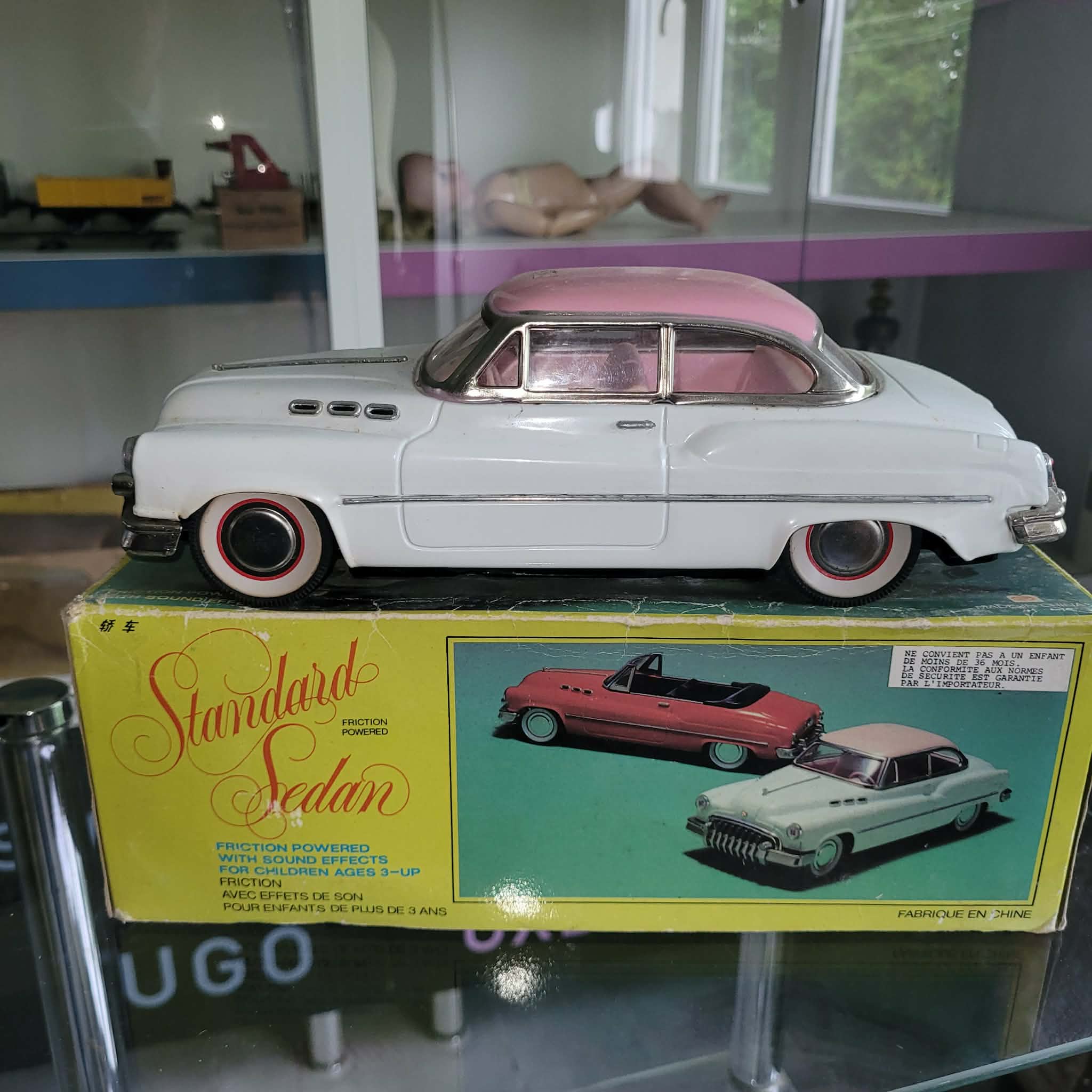 VOITURE SEDAN