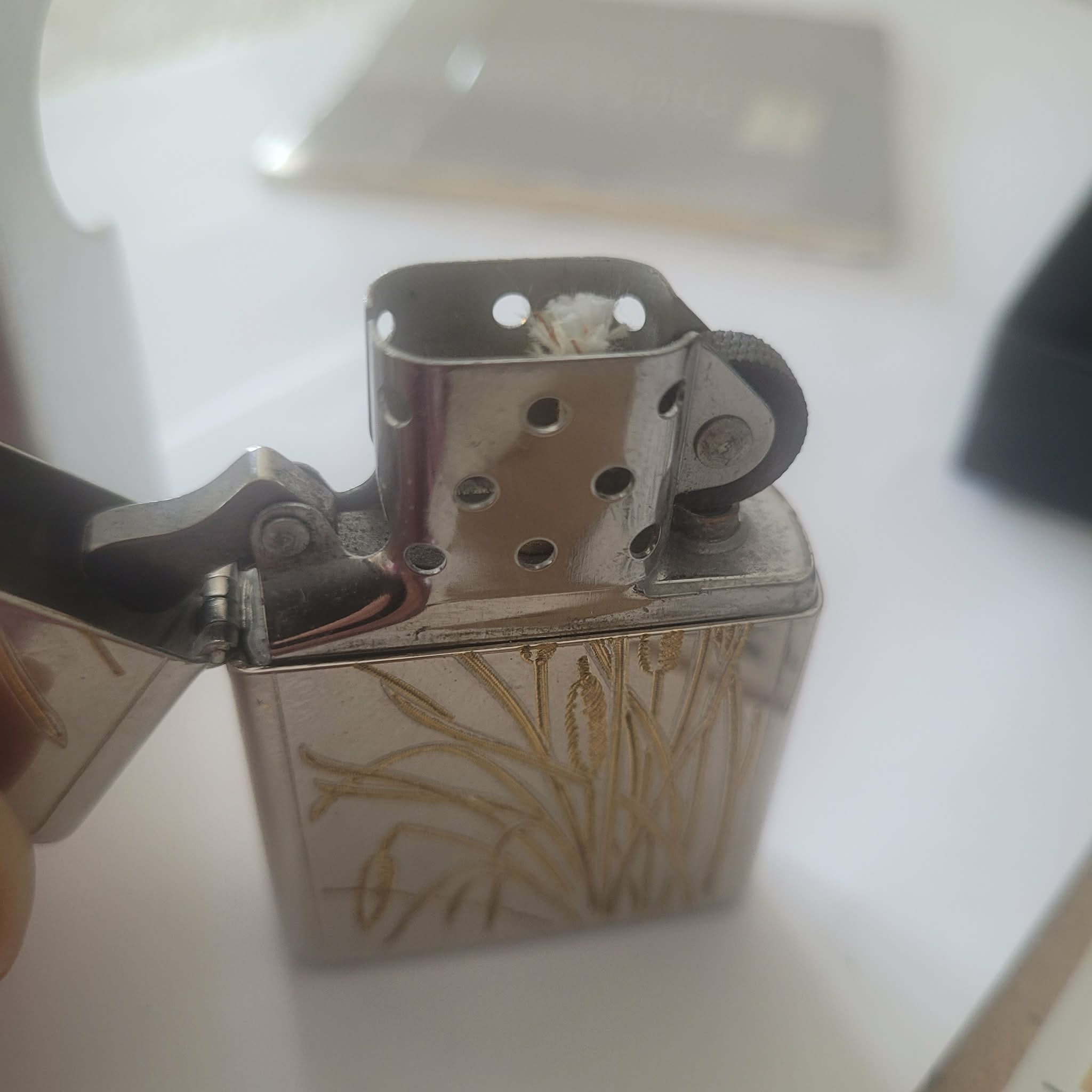 BRIQUET ZIPPO