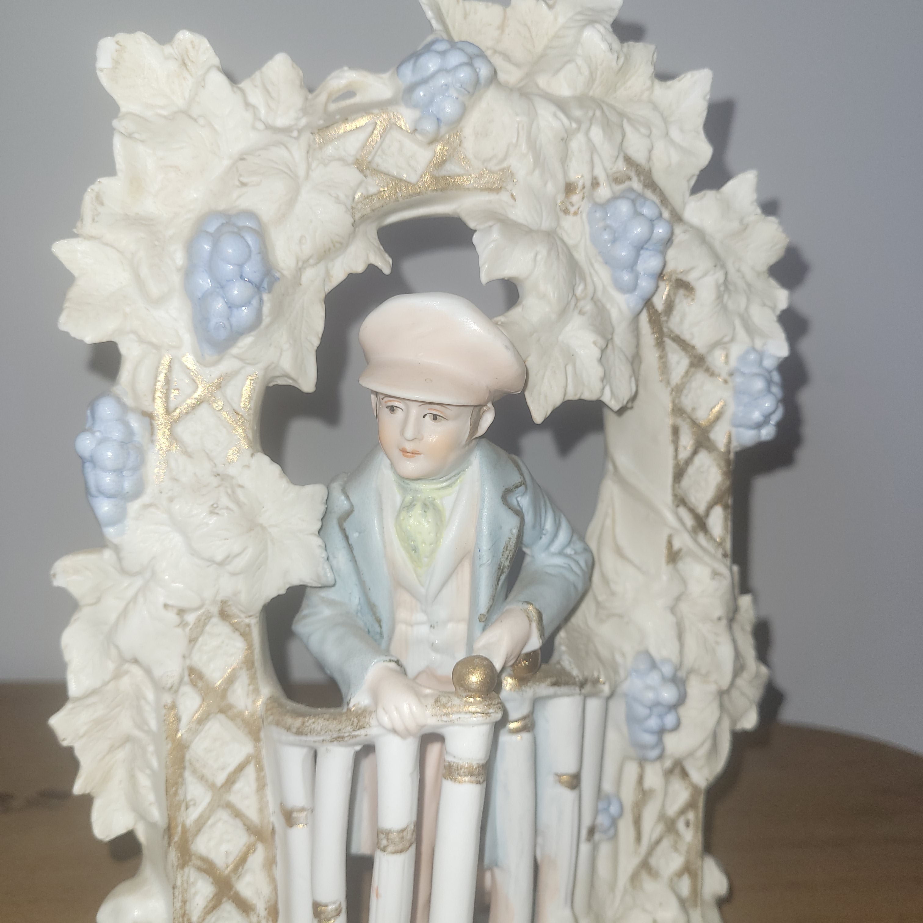 STATUES EN BISCUIT
