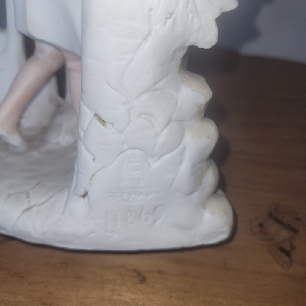 STATUES EN BISCUIT
