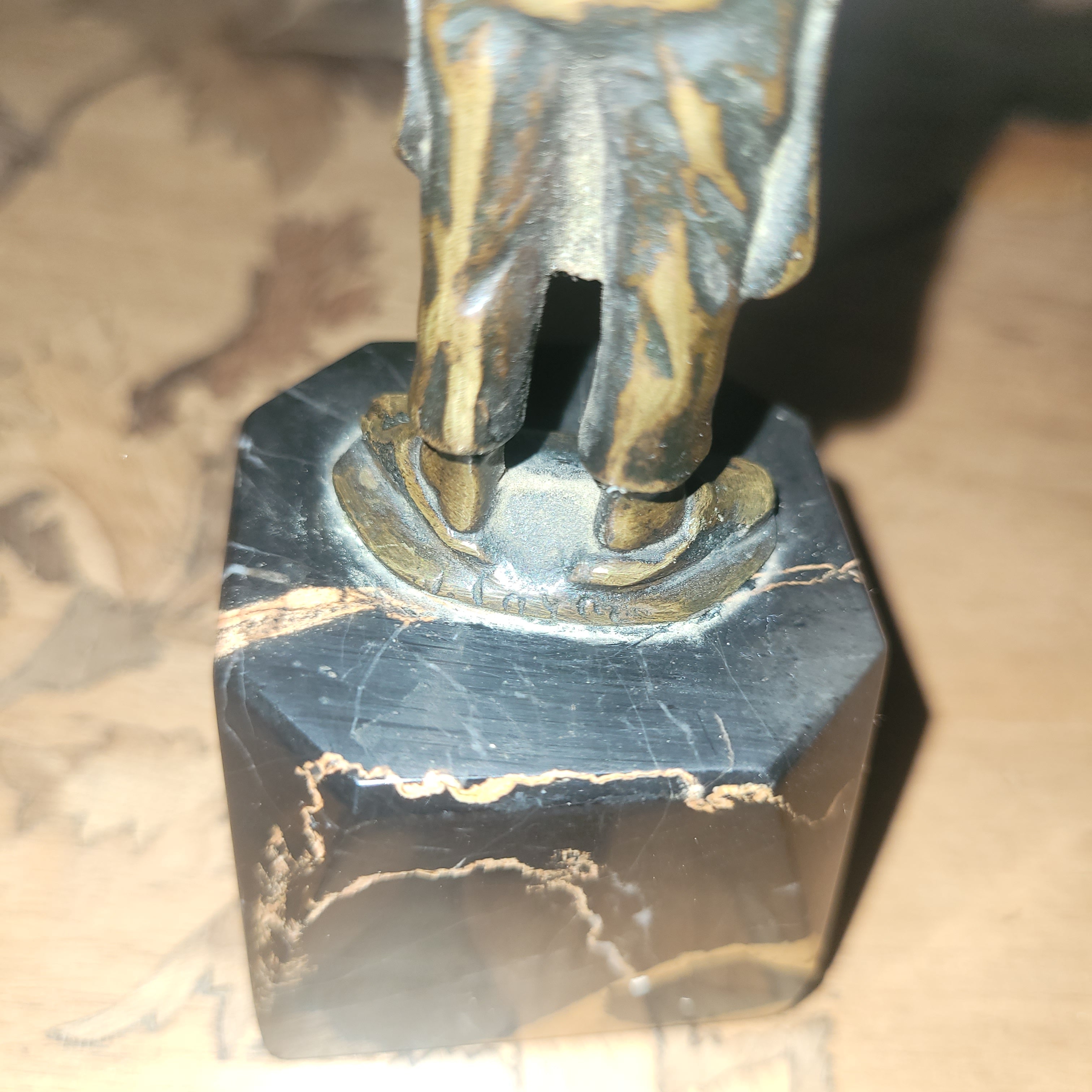 STATUETTE EN BRONZE