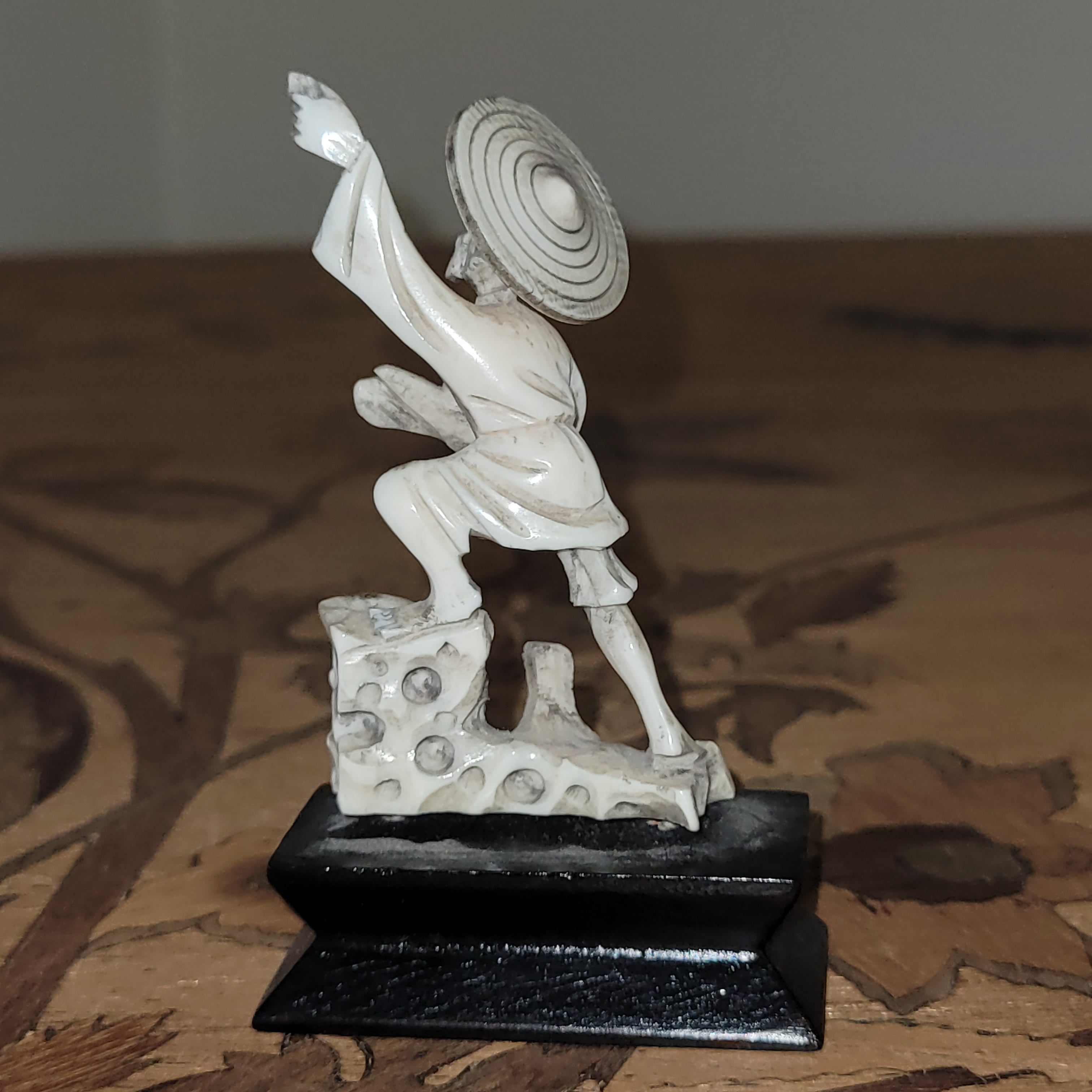 STATUETTE ANCIENNE