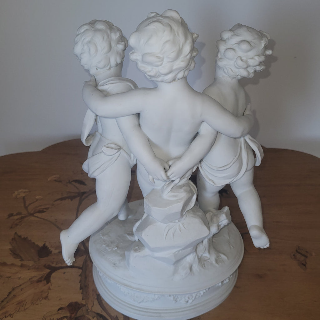 SCULPTURE EN BISCUIT