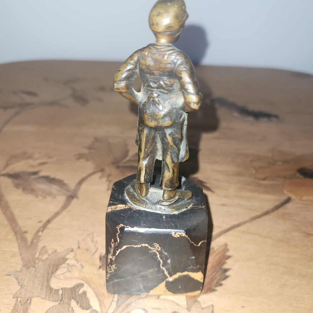 STATUETTE EN BRONZE