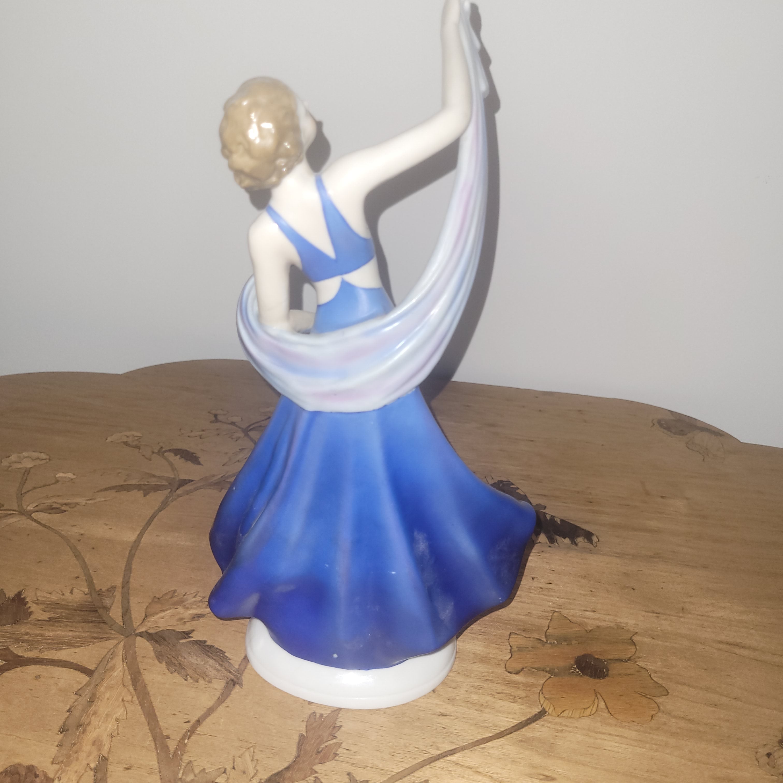 STATUE LILIAN HARVEY