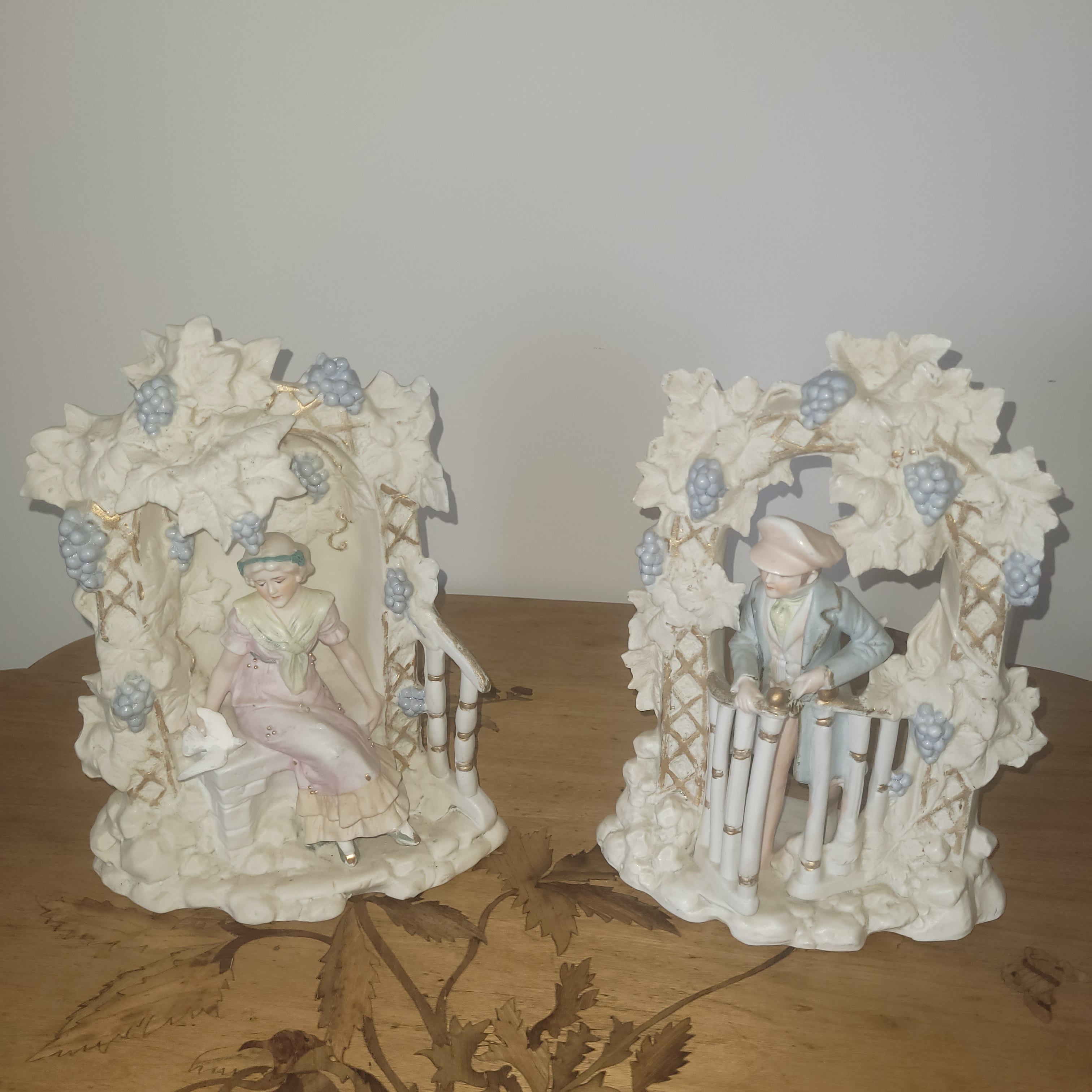 STATUES EN BISCUIT