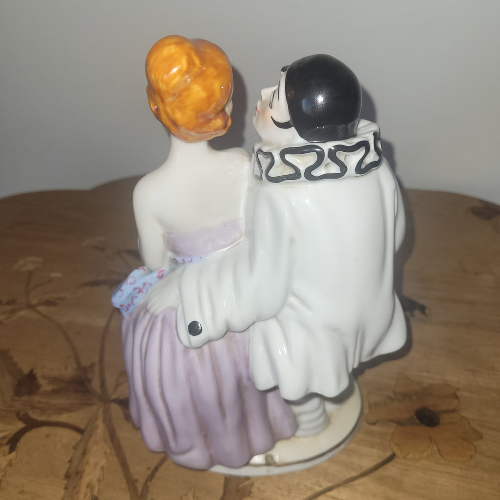 SCULPTURE EN BISCUIT