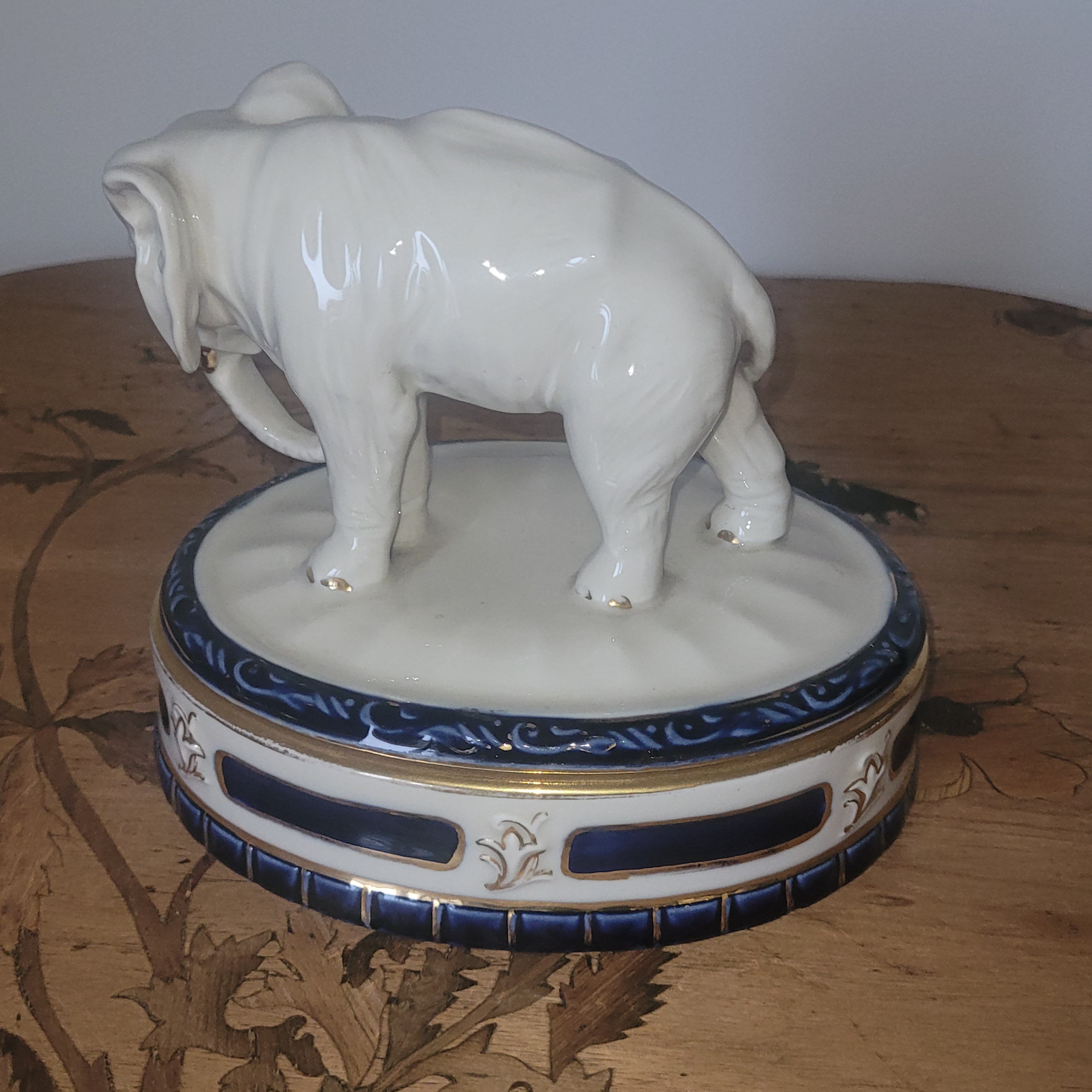 BONBONNIERE ROYAL DUX