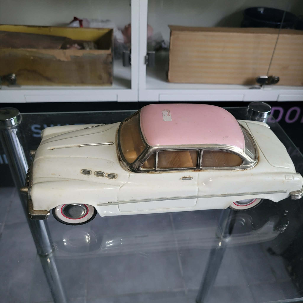 VOITURE SEDAN